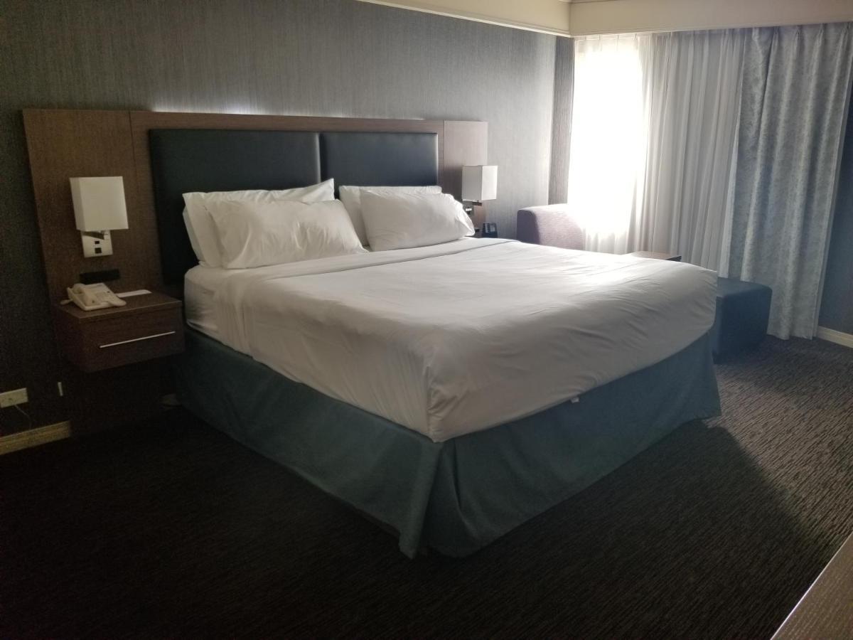 Standard King Room Balcony