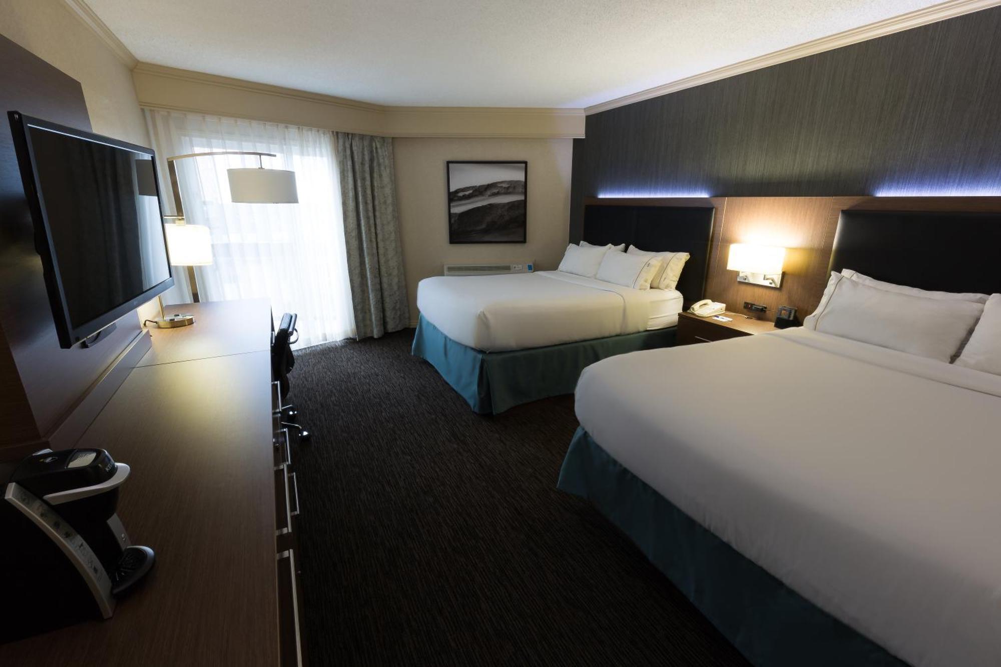 Standard Queen Room Two Queen Beds
