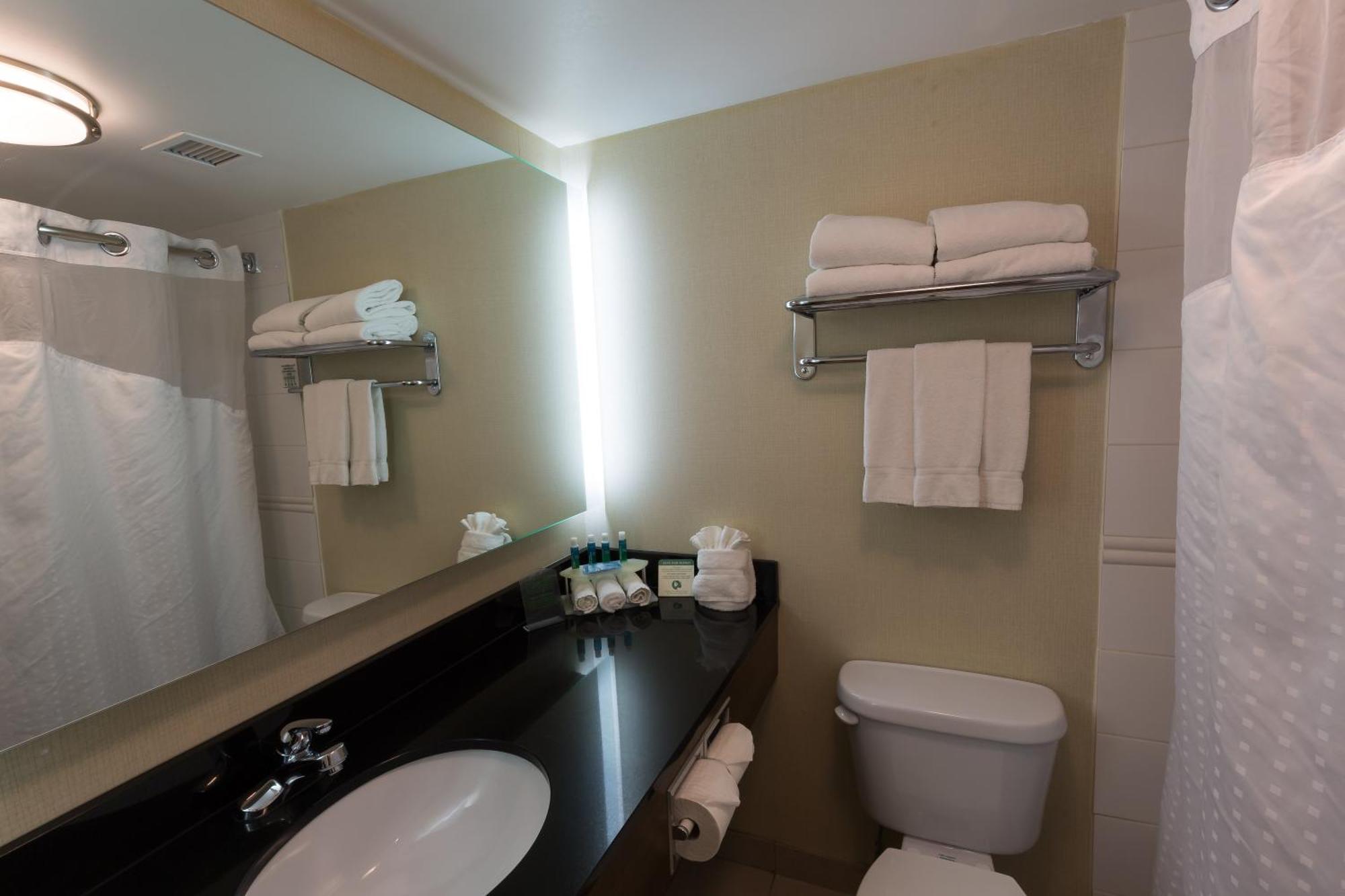 Standard Queen Room Two Queen Beds