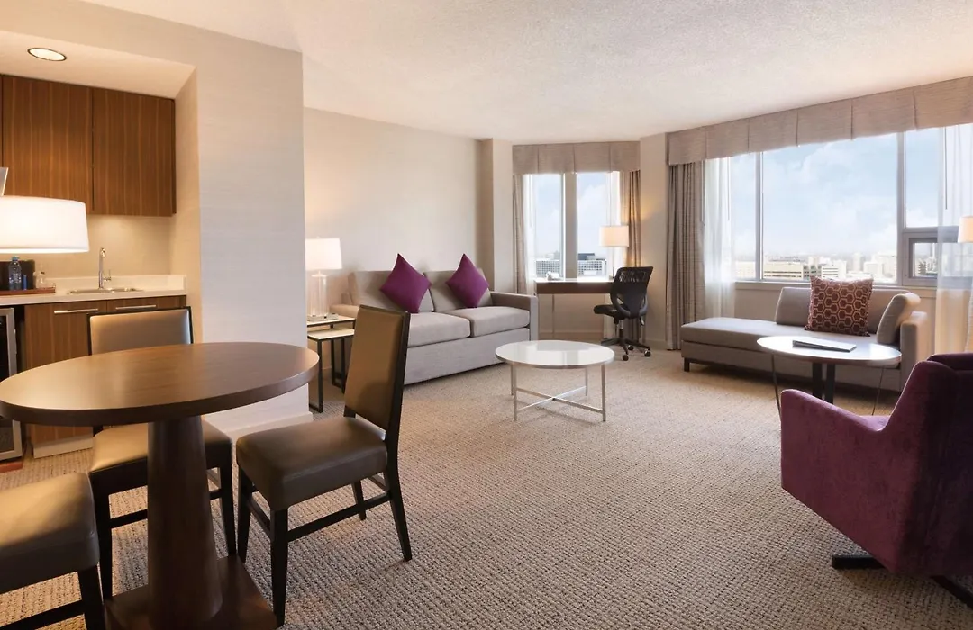 Coast Edmonton Plaza Hotel By Apa-1
