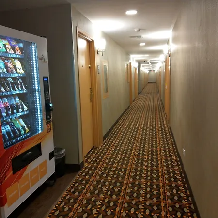 Days Inn By Wyndham Edmonton Downtown-2
